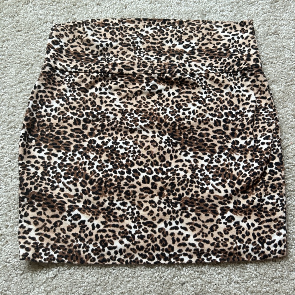 Heart & Hips cheetah print mini skirt